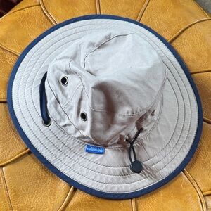 Wallaroo Kids Jr explorer hat never used tan & dark blue one size youth age 5-12